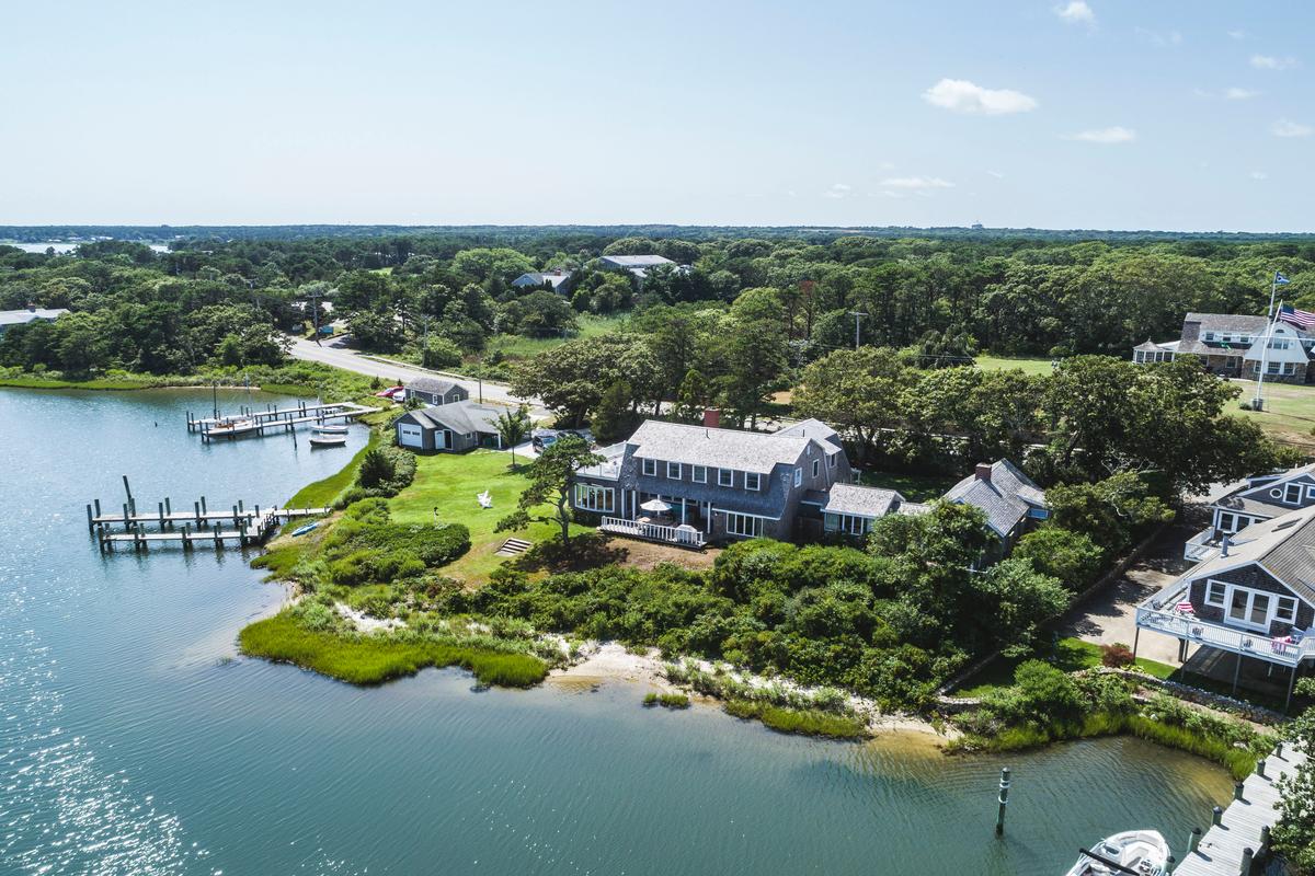 HARTHAVEN WATERFRONT WITH PRIVATE DOCK | Massachusetts Luxury Homes ...