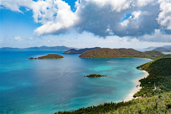 MAGNIFICENT LUXURY POOL VILLA | US Virgin Islands Luxury Homes ...