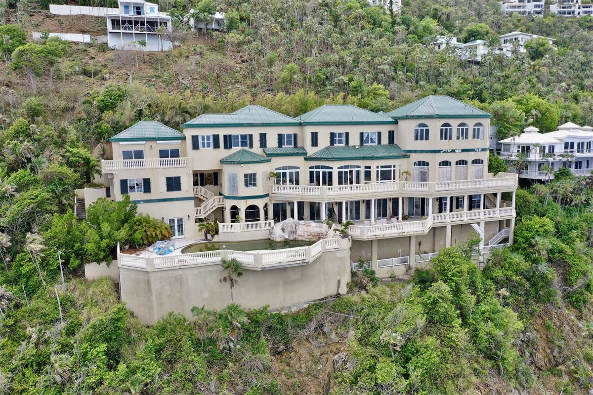 CASA SUL MARE EIGHT BEDROOM WATERFRONT RESIDENCE US Virgin Islands