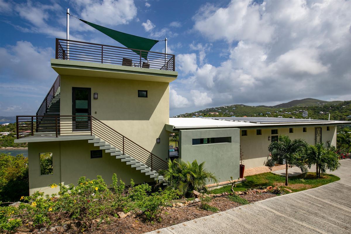 A NEW CONTEMPORARY STYLED POOL VILLA | US Virgin Islands Luxury Homes